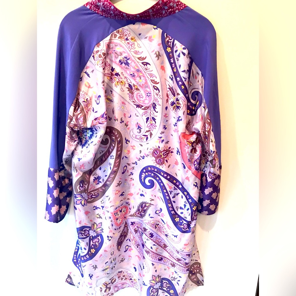 Easy wearing, beautiful Etro silk tunic. Excellent condition!